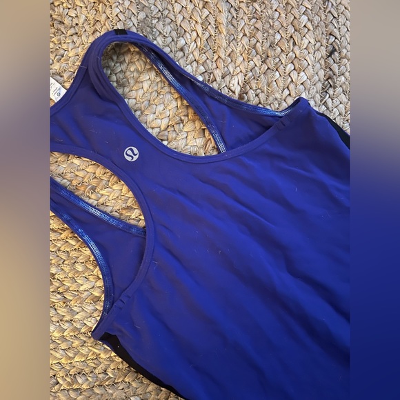 Women’s Lululemon Tank Top - Picture 2 of 6